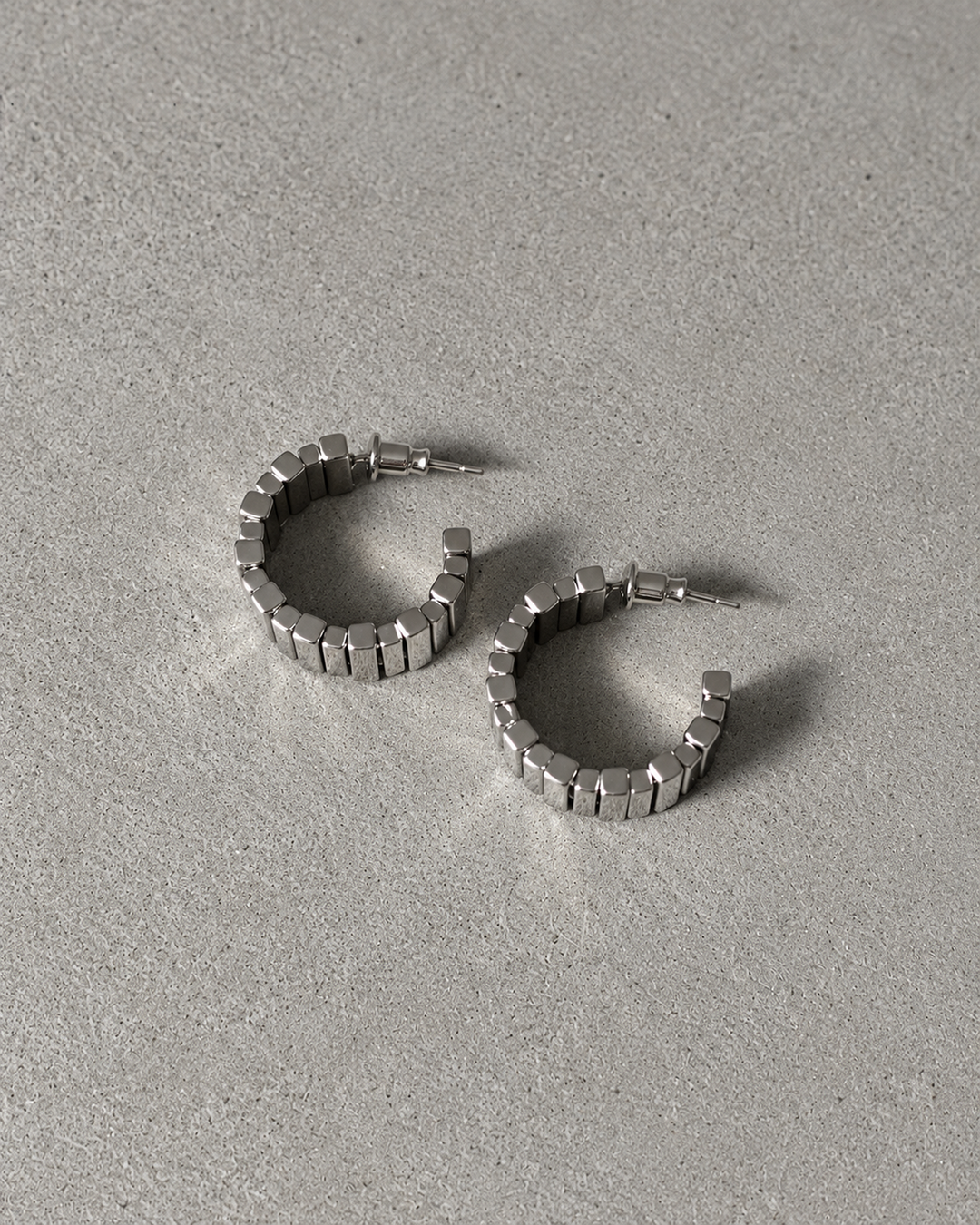 ステップメタルピアス