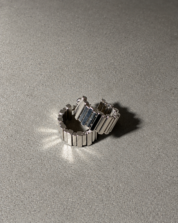ステップメタルピアス