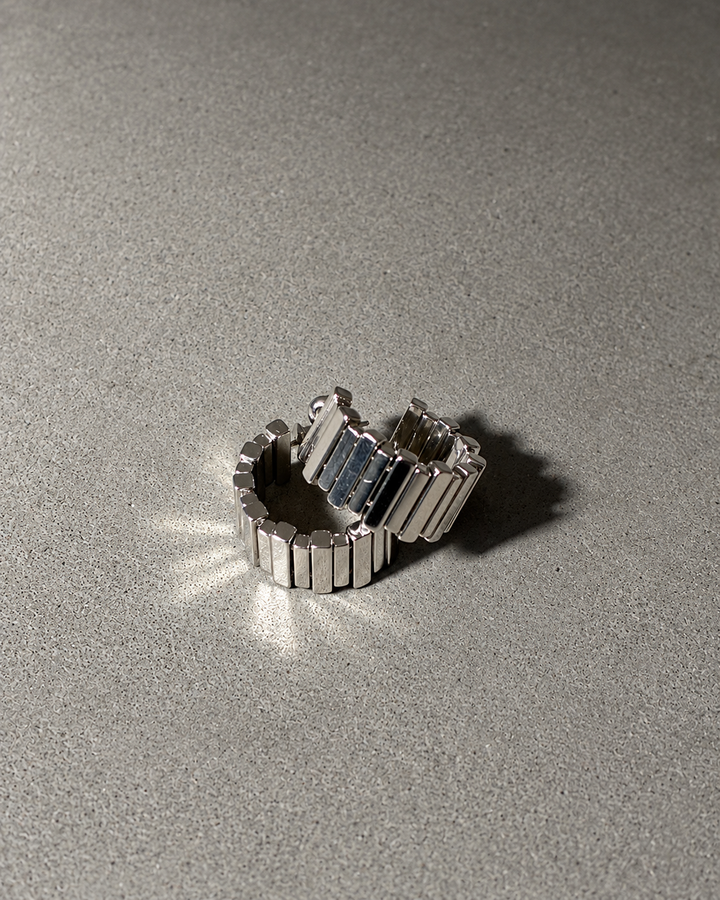 ステップメタルピアス