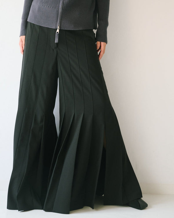 プリーツフレアパンツ