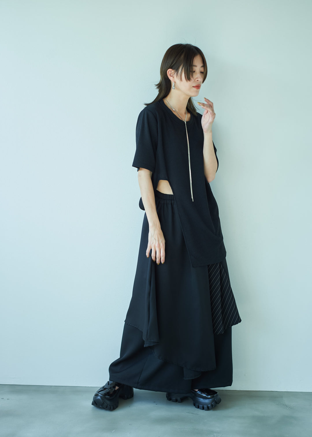 アシンメトリーラウンドカットトップス