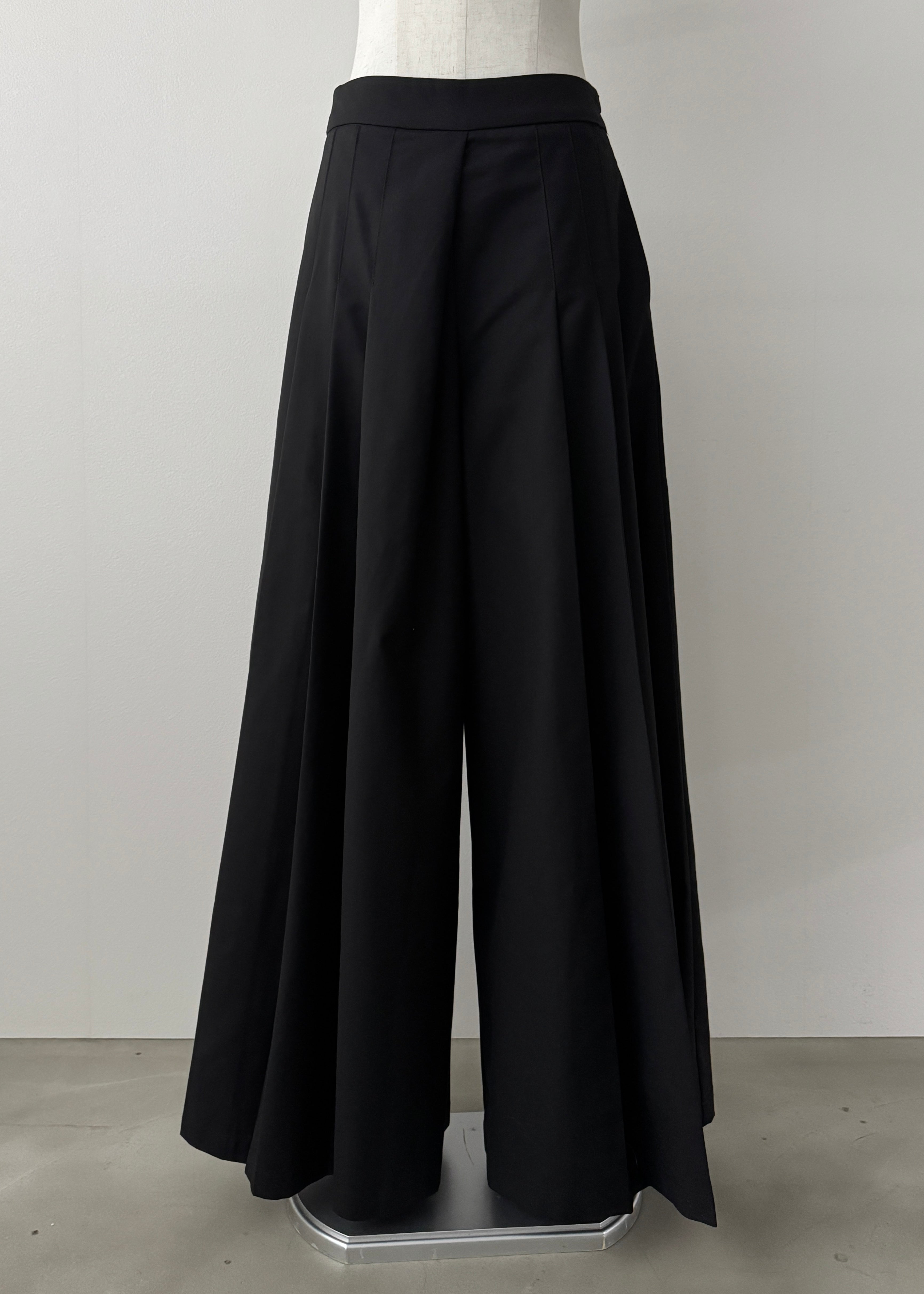 【24SS NEW】FENDI_women / モヘア プリーツフロントパンツ フロントプリーツパンツ – SH_KI