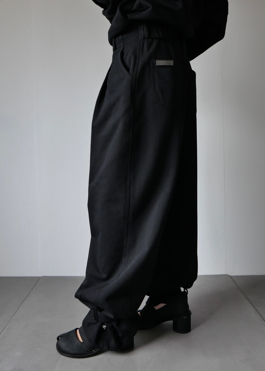 2WAYコクーンスウェットパンツ-BLACK-