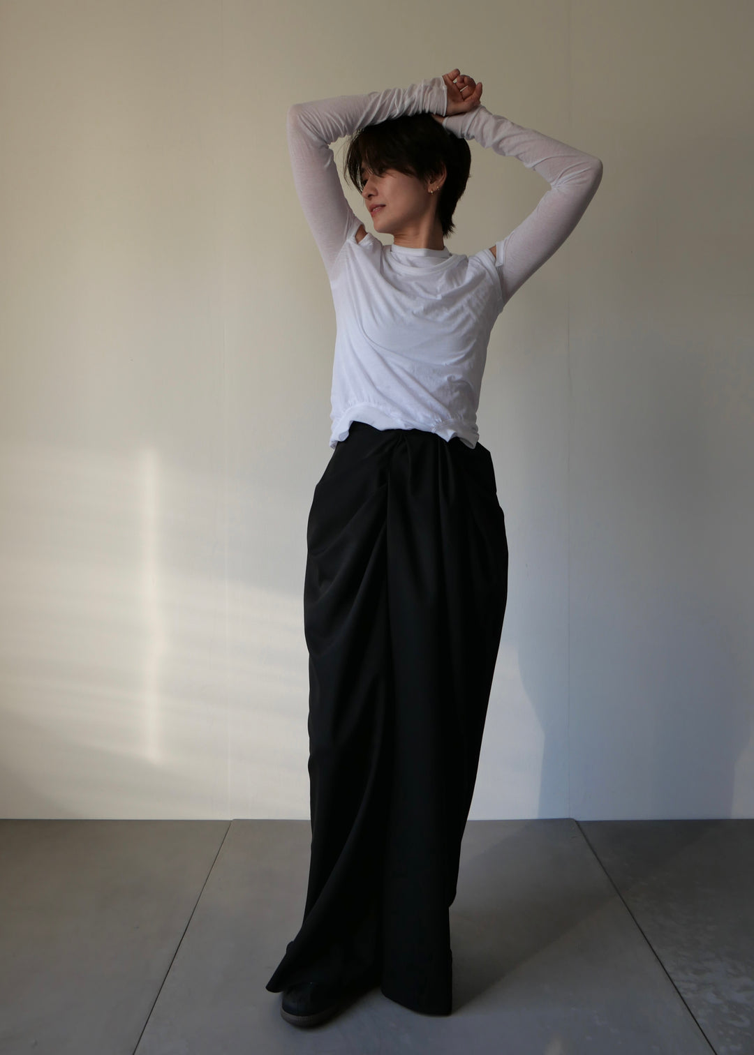 ドレープスラックスパンツ-BLACK-