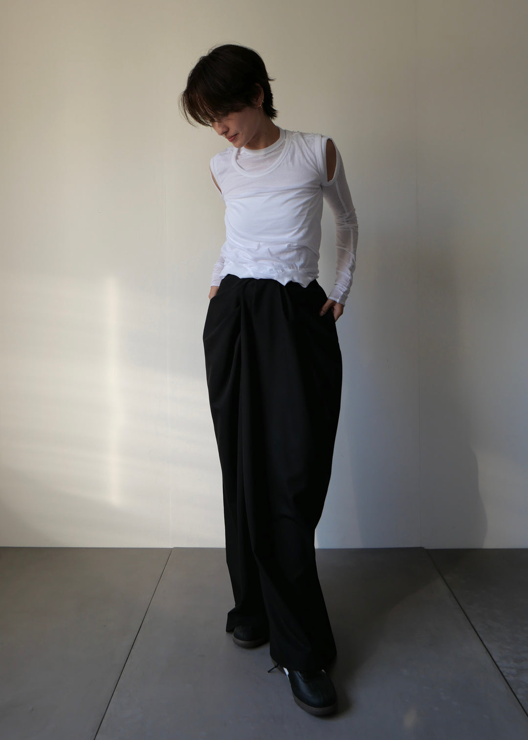 ドレープスラックスパンツ-BLACK-