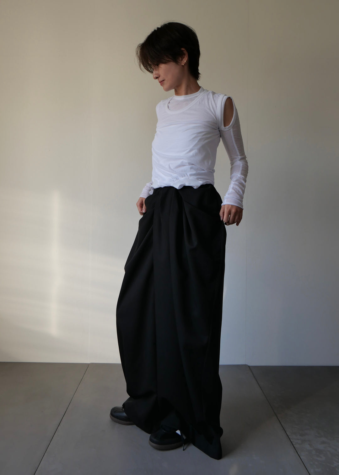 ドレープスラックスパンツ-BLACK-