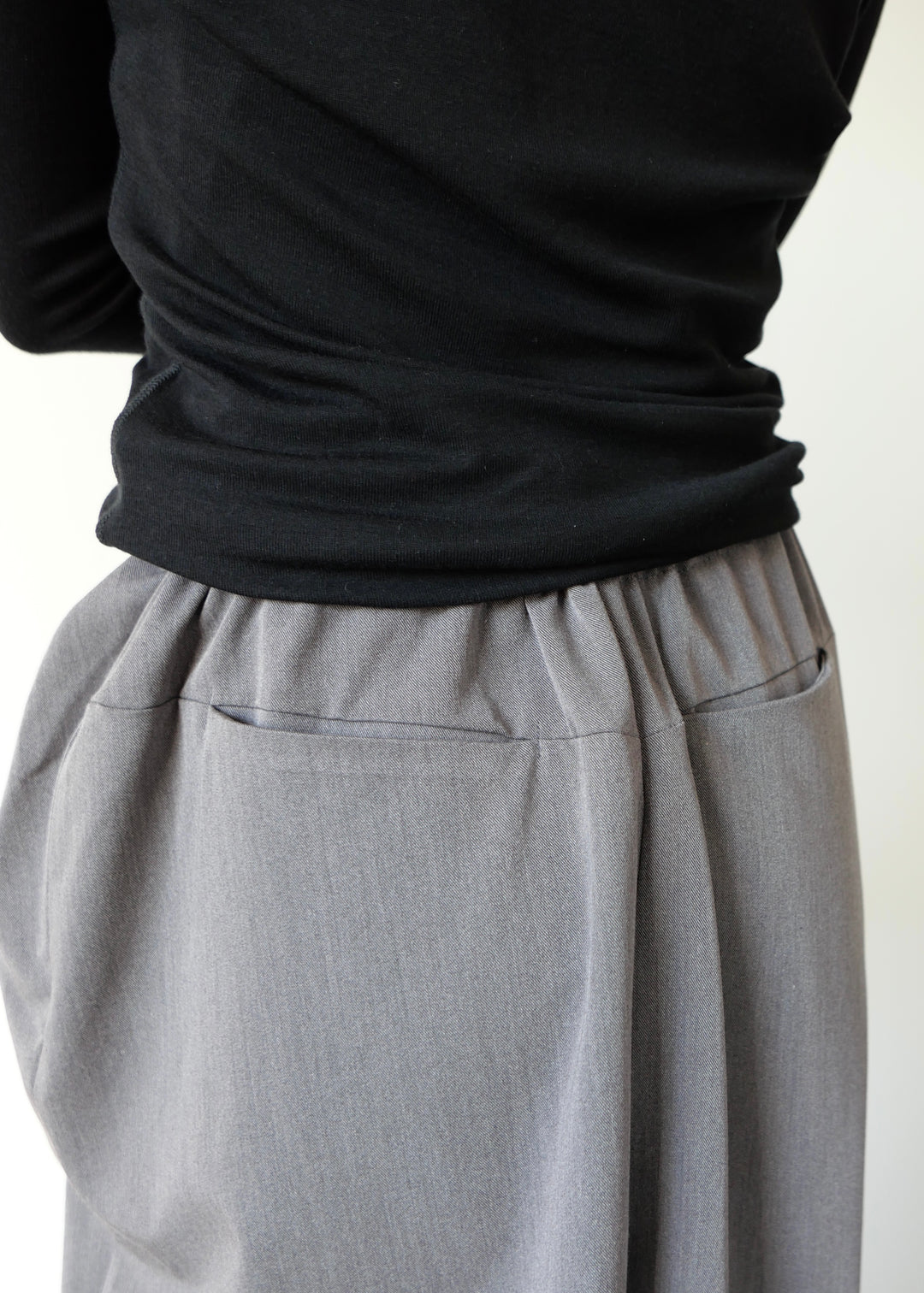 ドレープスラックスパンツ-GREY-