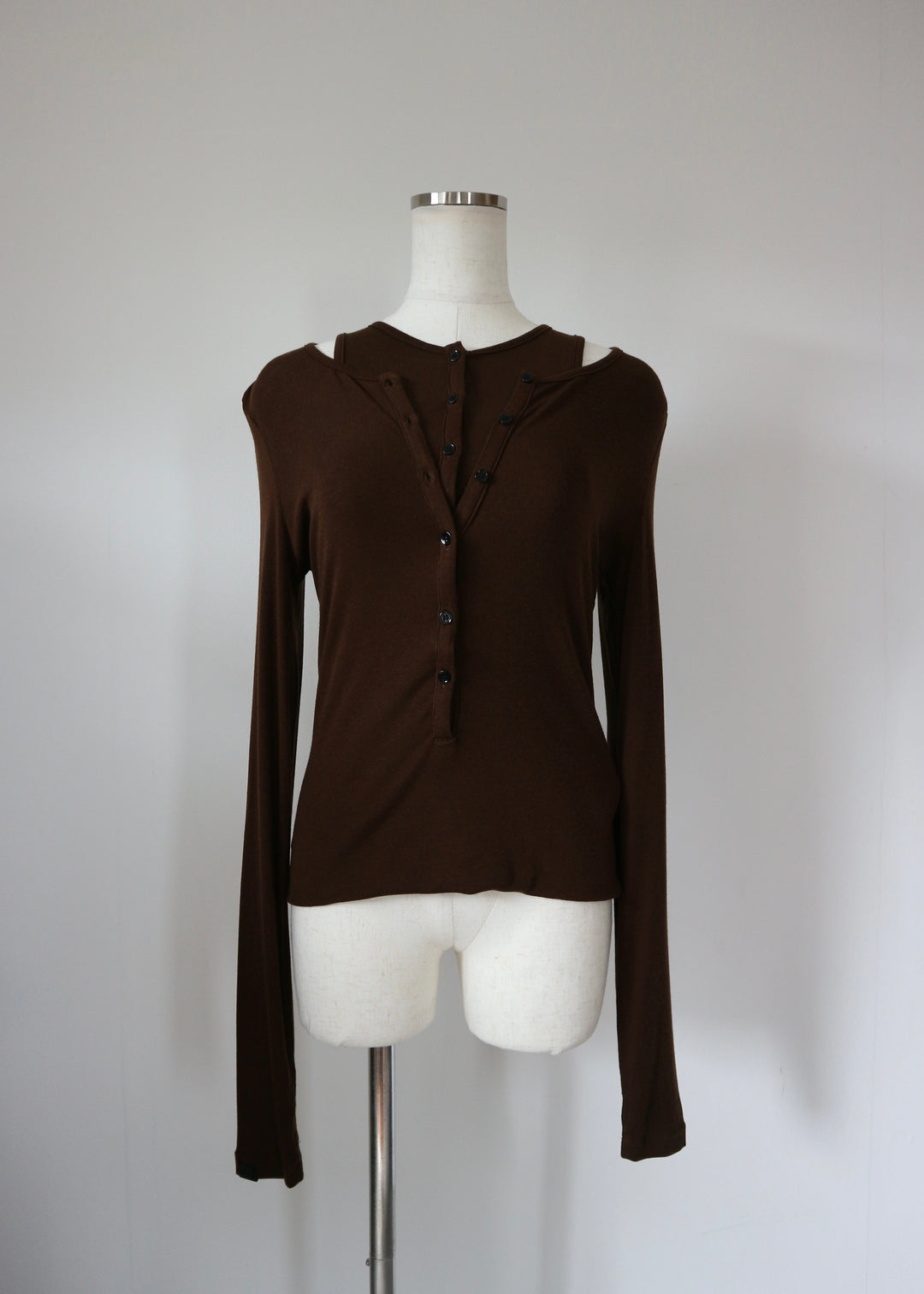 ヘンリーネックレイヤードトップス