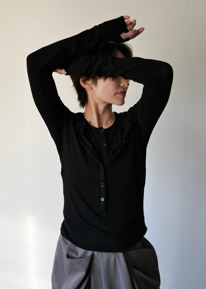 ヘンリーネックレイヤードトップス