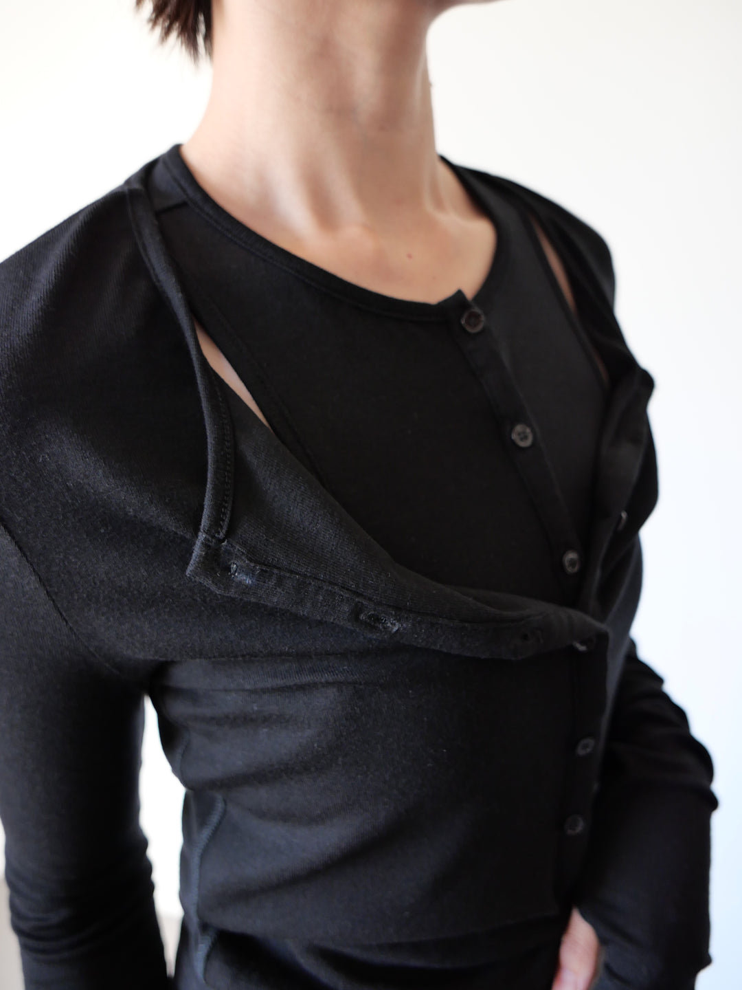 ヘンリーネックレイヤードトップス