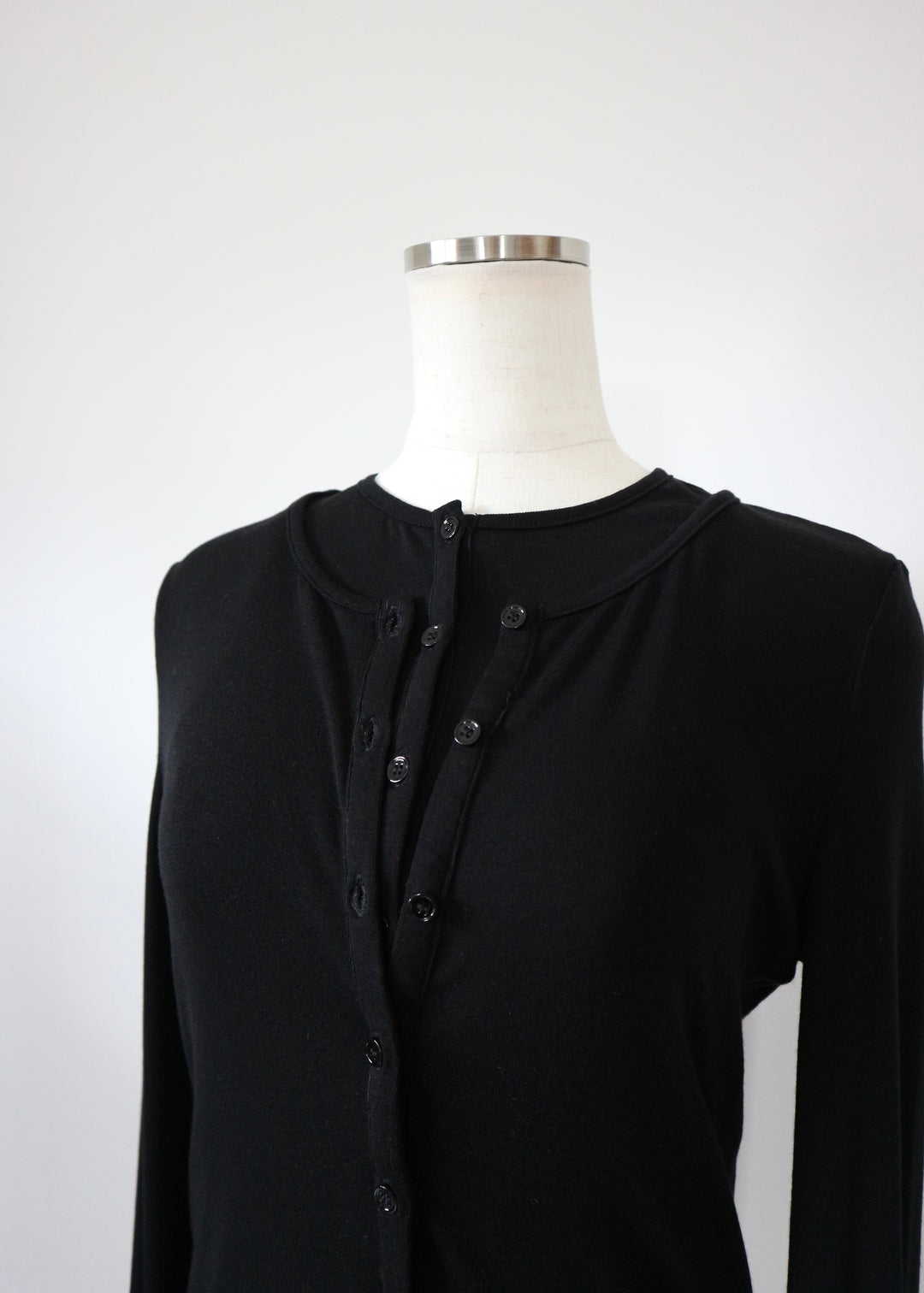 ヘンリーネックレイヤードトップス