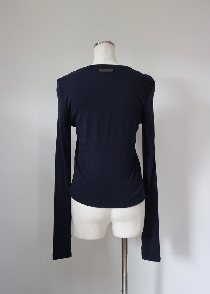 ヘンリーネックレイヤードトップス