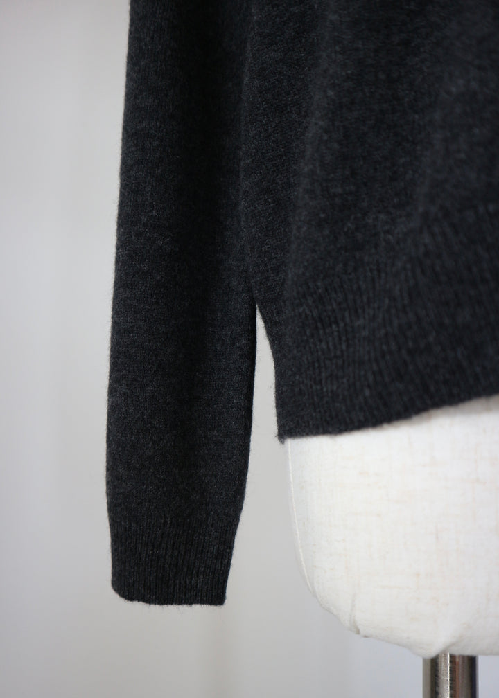 ベーシックVネックニットトップス