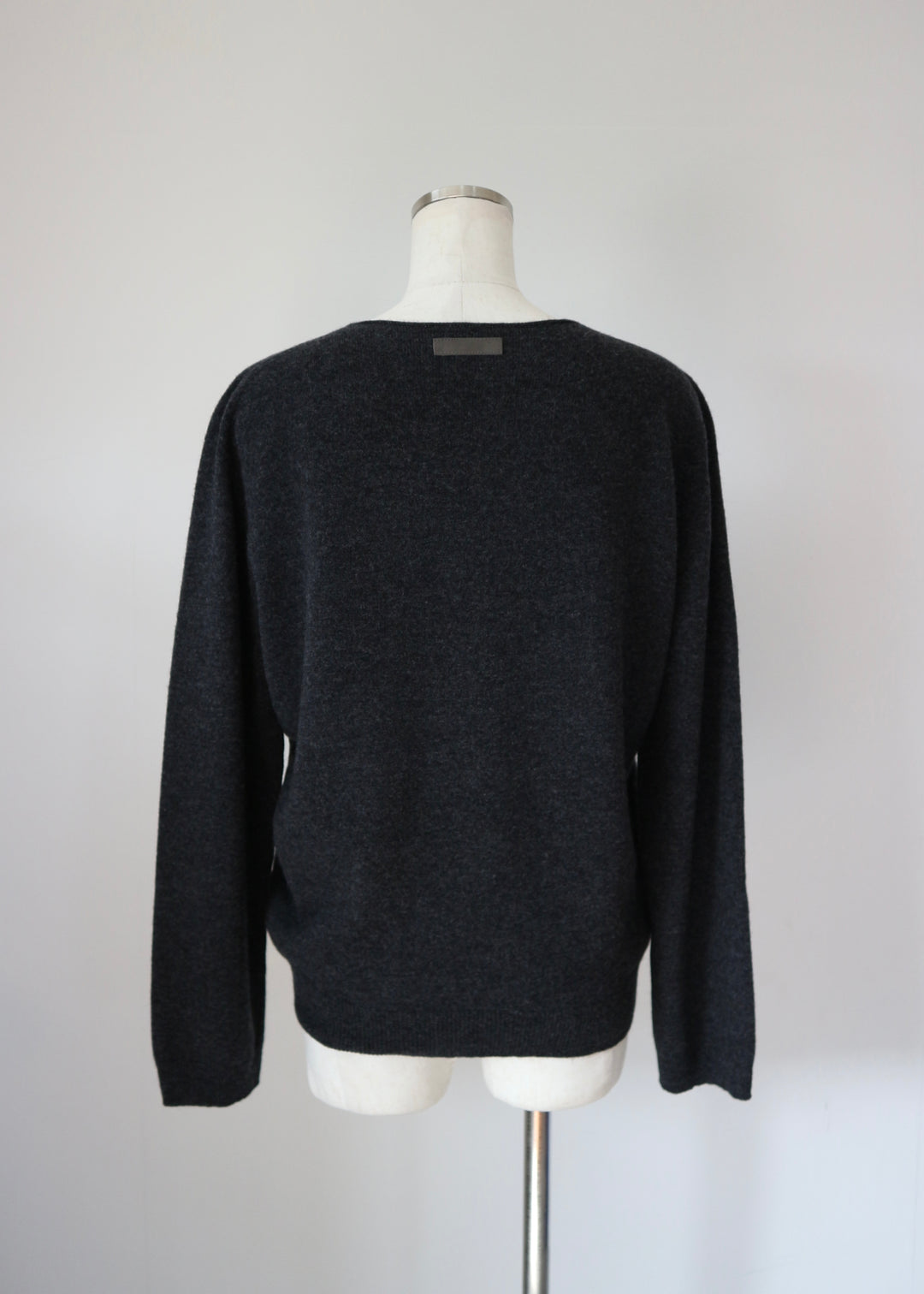 ベーシックVネックニットトップス