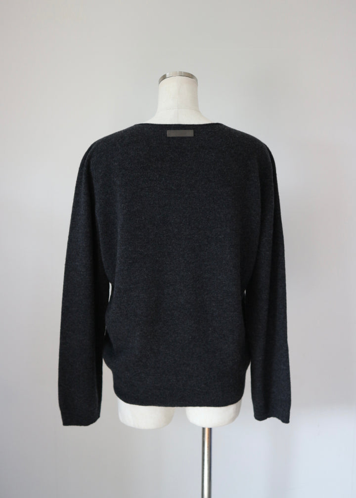 ベーシックVネックニットトップス