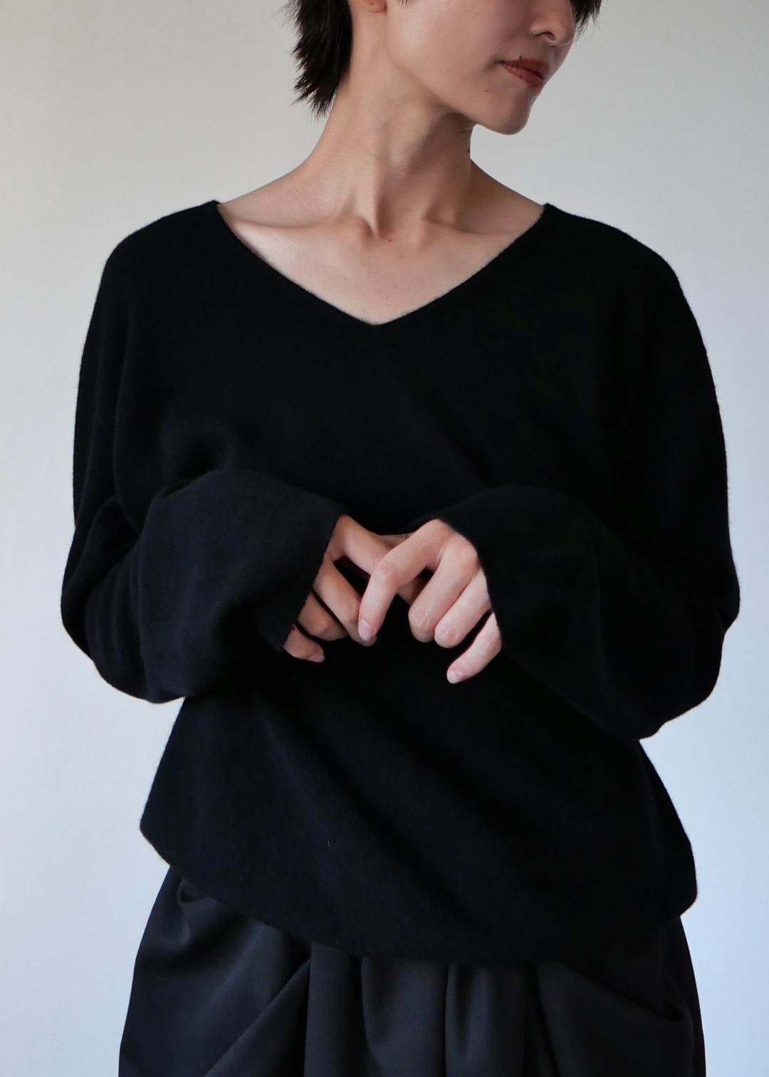 ベーシックVネックニットトップス