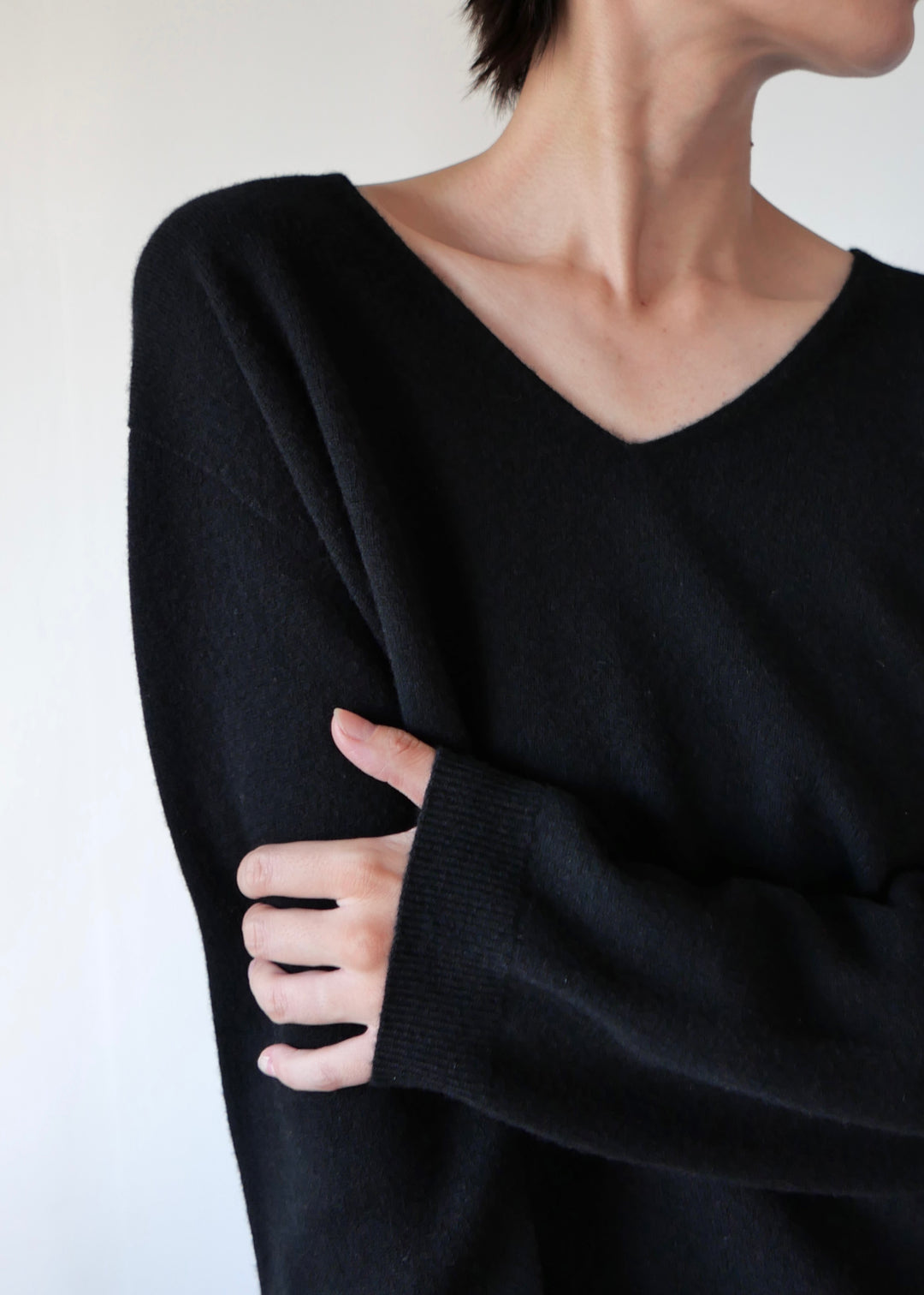 ベーシックVネックニットトップス