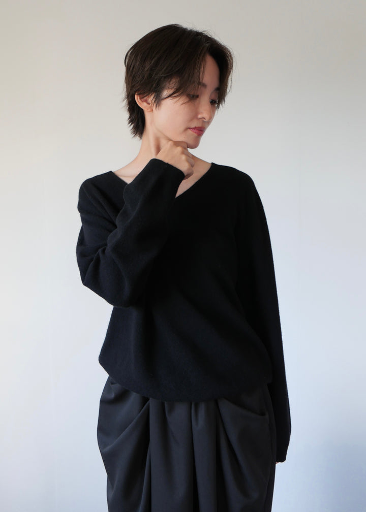 ベーシックVネックニットトップス