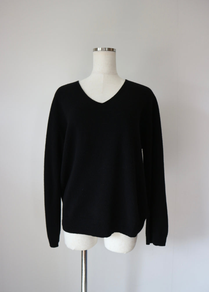 ベーシックVネックニットトップス