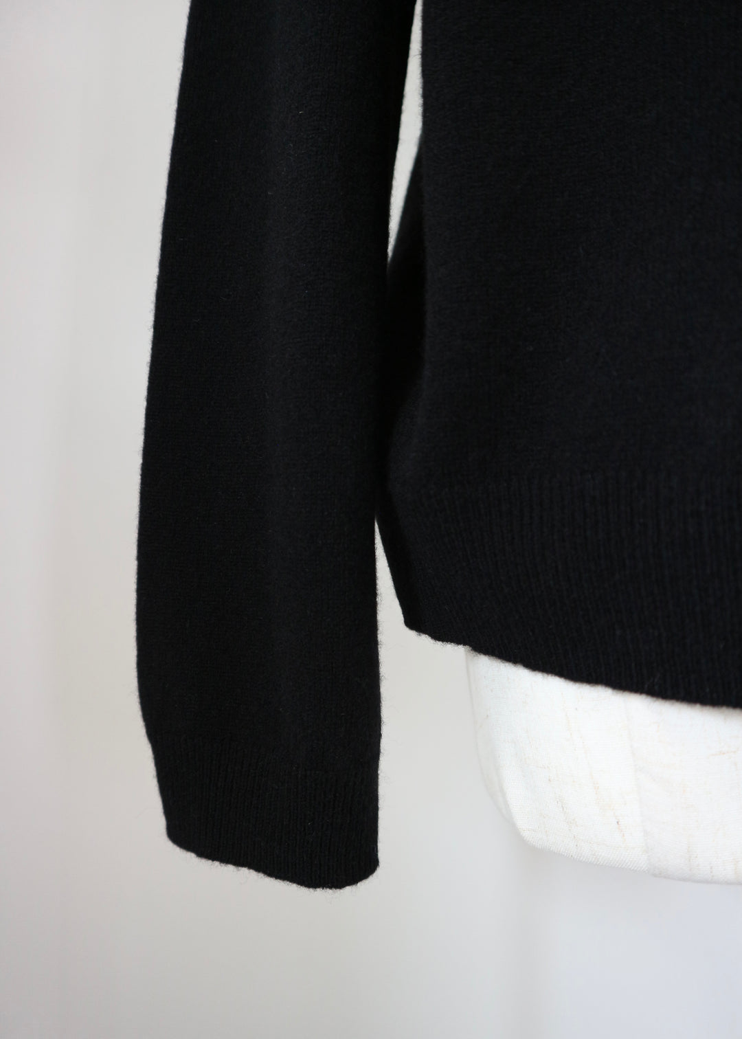 ベーシックVネックニットトップス