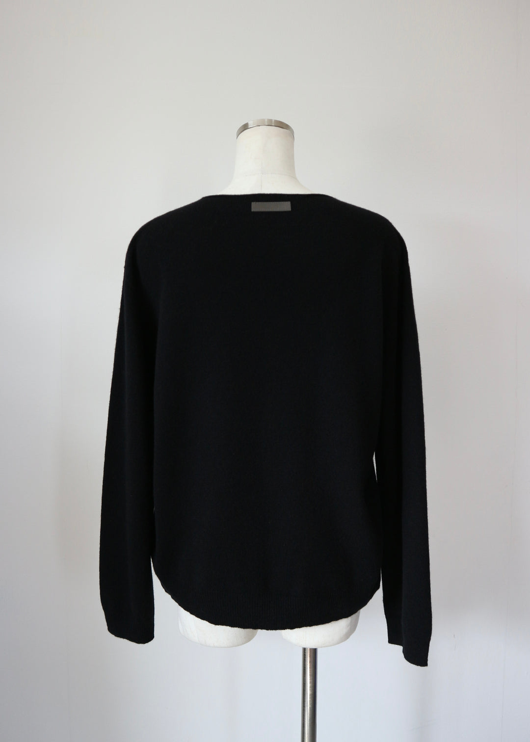 ベーシックVネックニットトップス