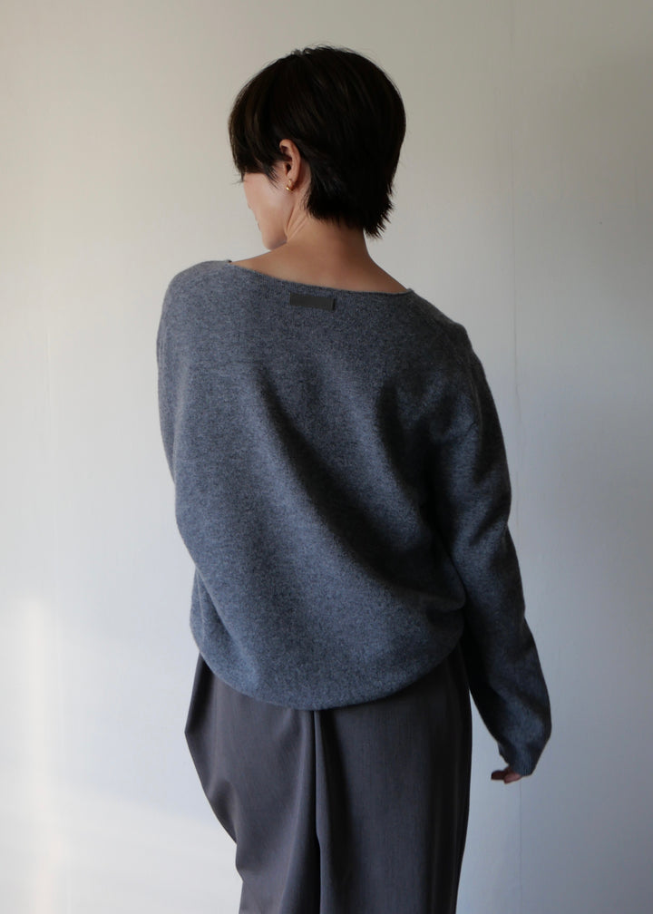 ベーシックVネックニットトップス