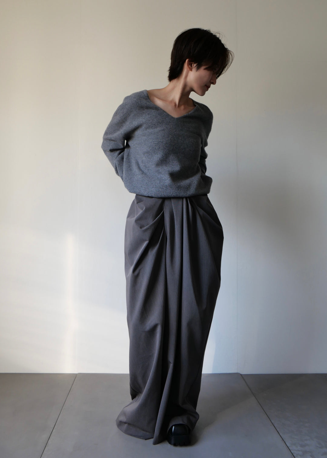 ベーシックVネックニットトップス