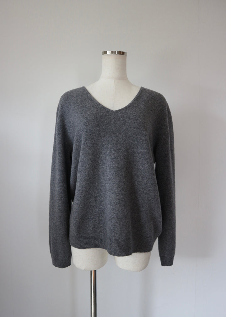 ベーシックVネックニットトップス