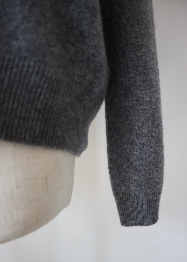 ベーシックVネックニットトップス