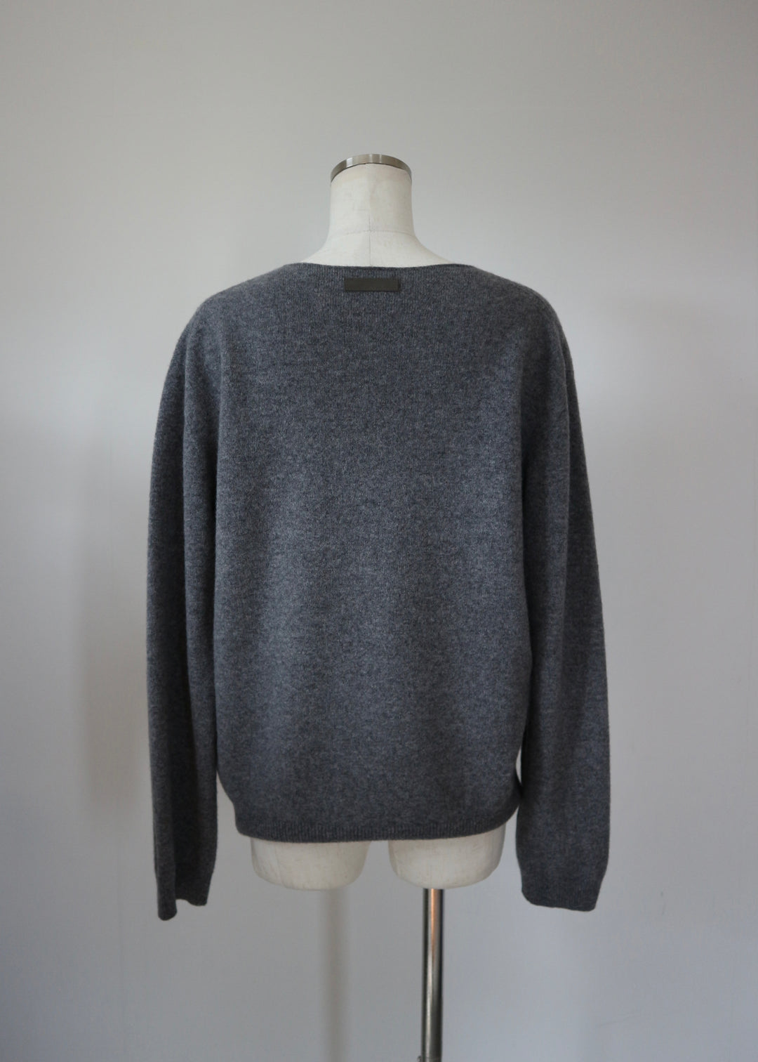 ベーシックVネックニットトップス