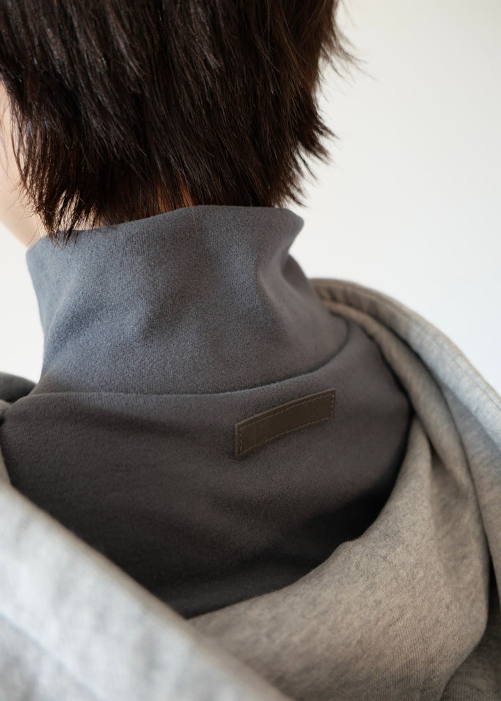 レイヤードハイネックカラー