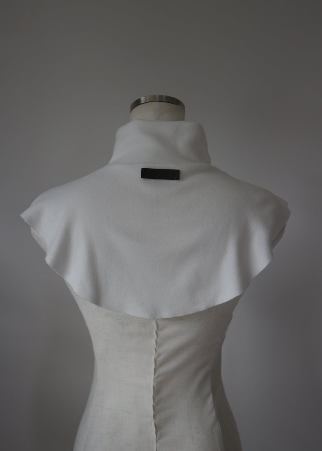 レイヤードハイネックカラー