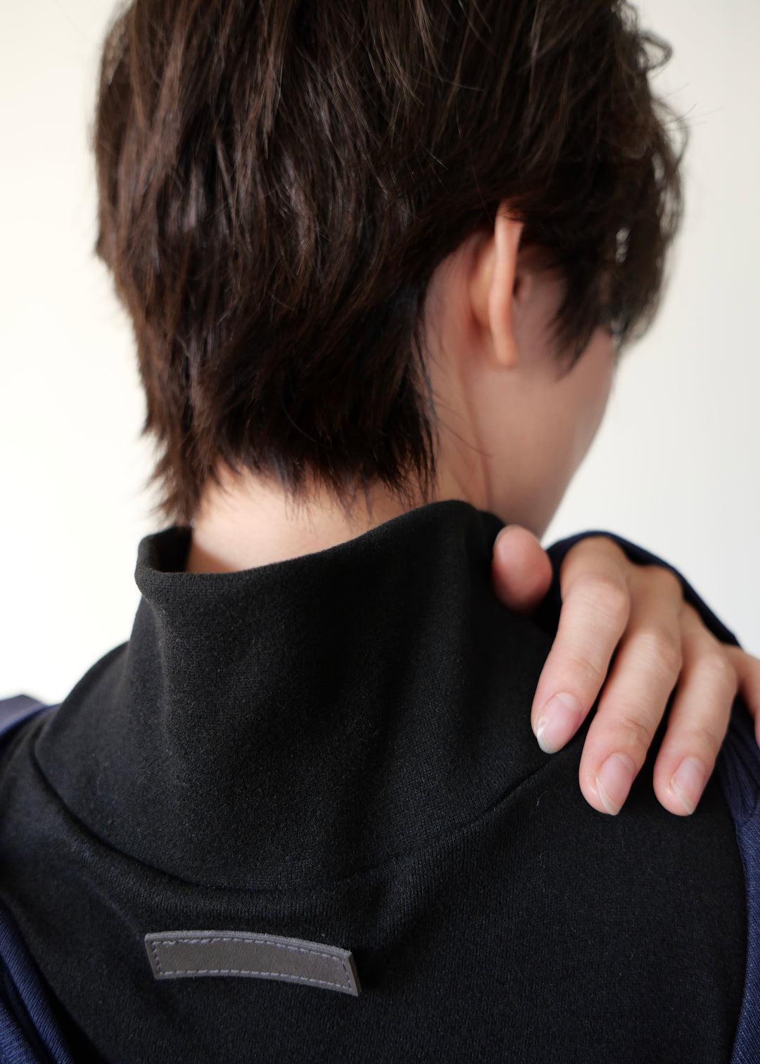 レイヤードハイネックカラー