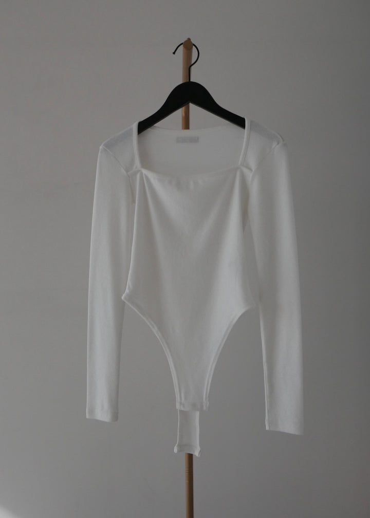 スクエアネックボディースーツ