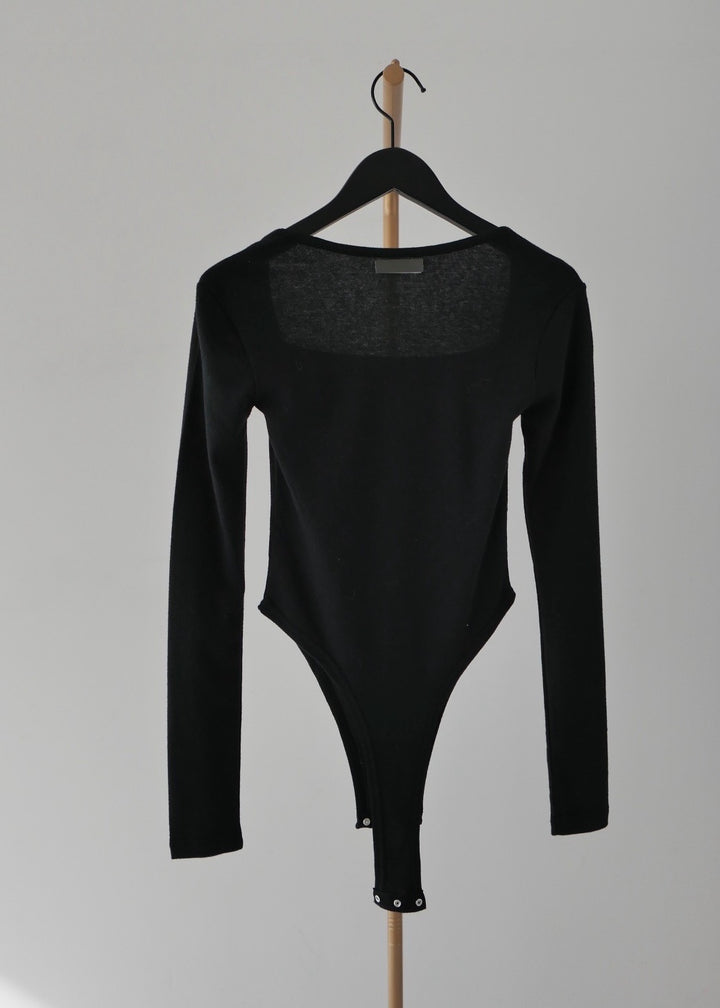 スクエアネックボディースーツ