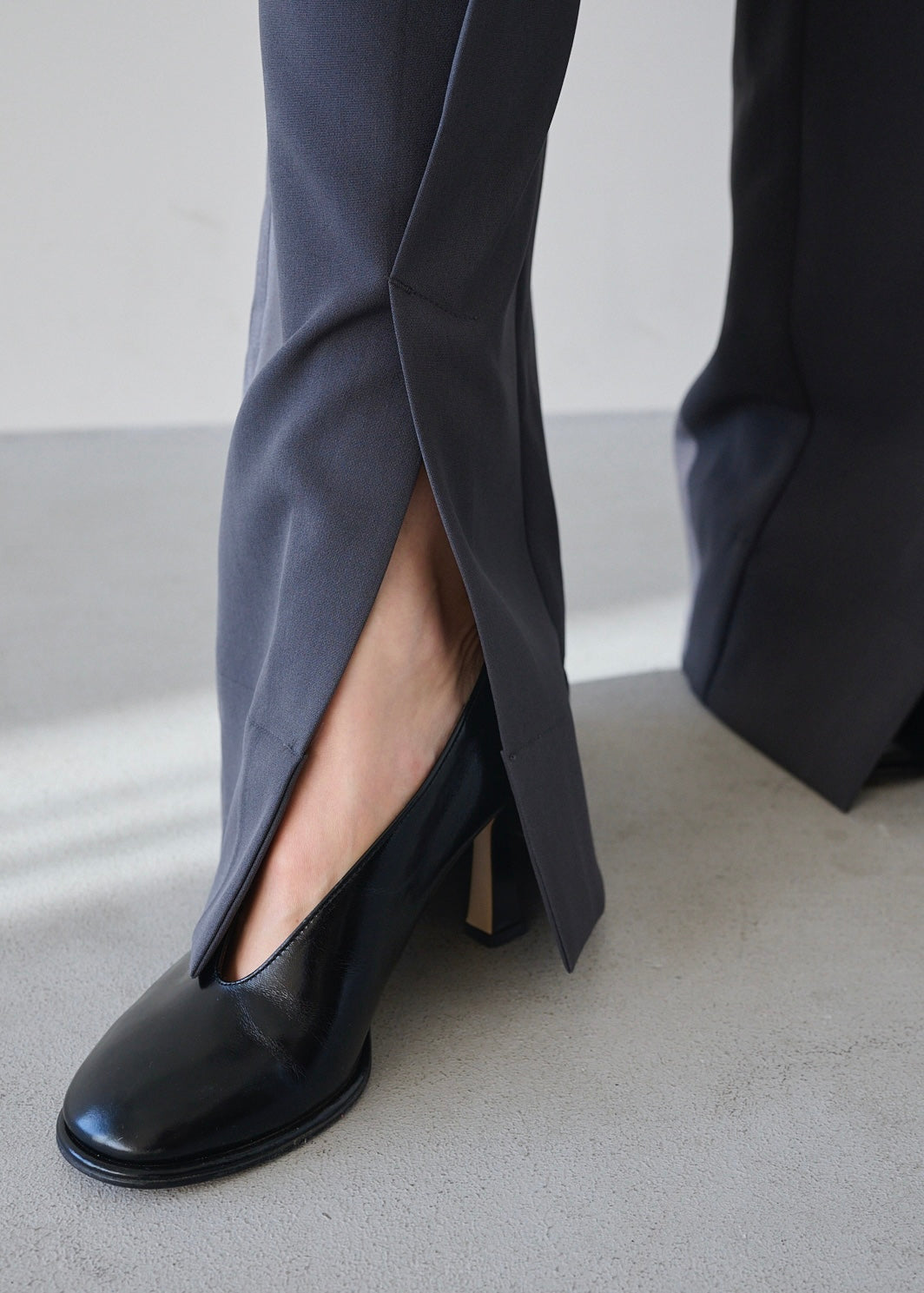 シアーコンビスリットパンツ_GREY