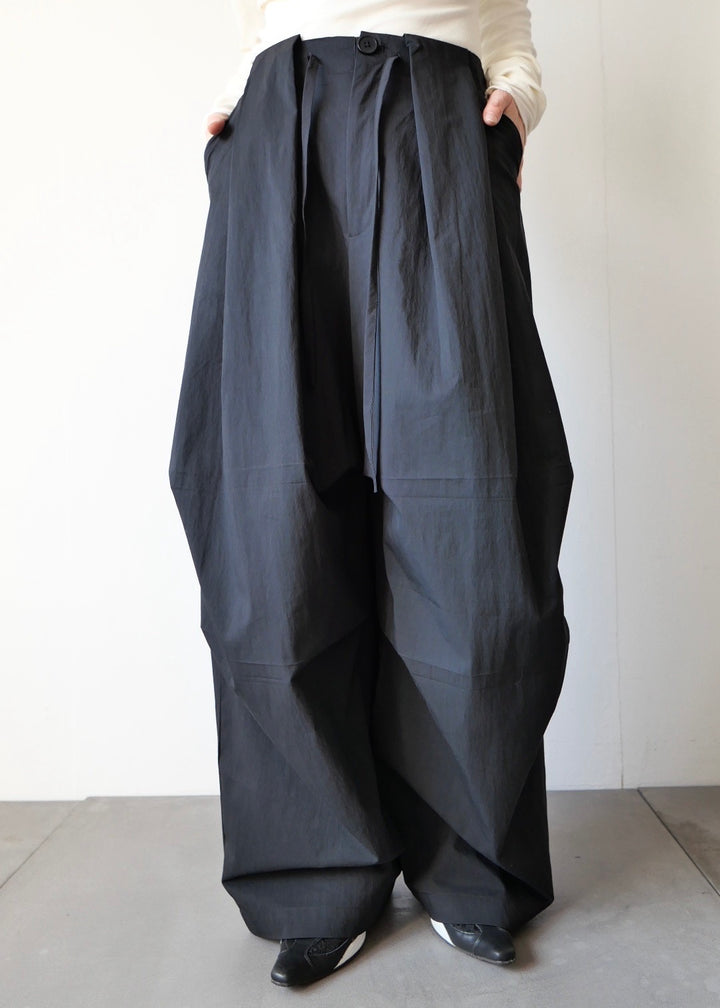 ドレープボリュームパンツ