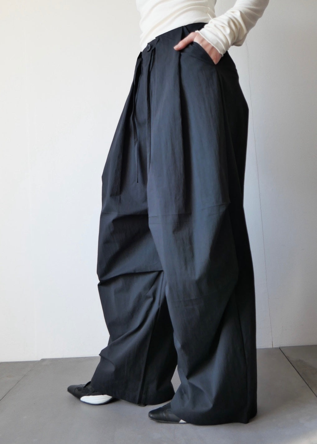 ドレープボリュームパンツ