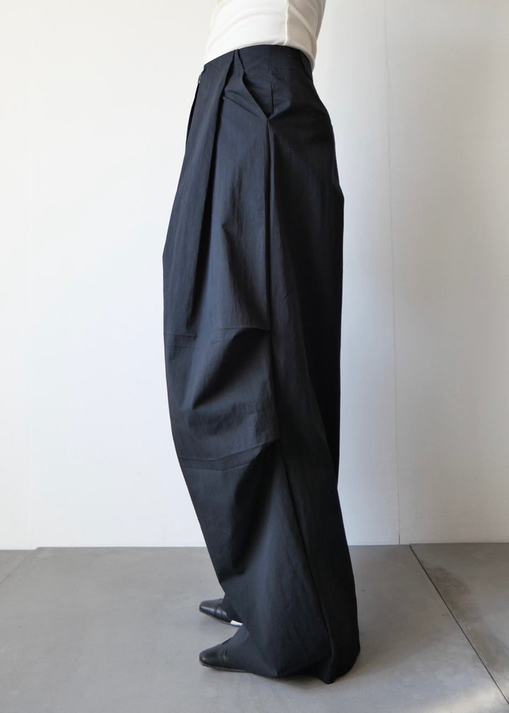 ドレープボリュームパンツ