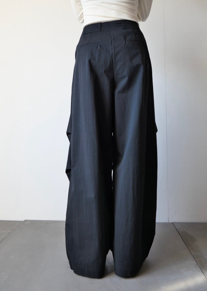 ドレープボリュームパンツ