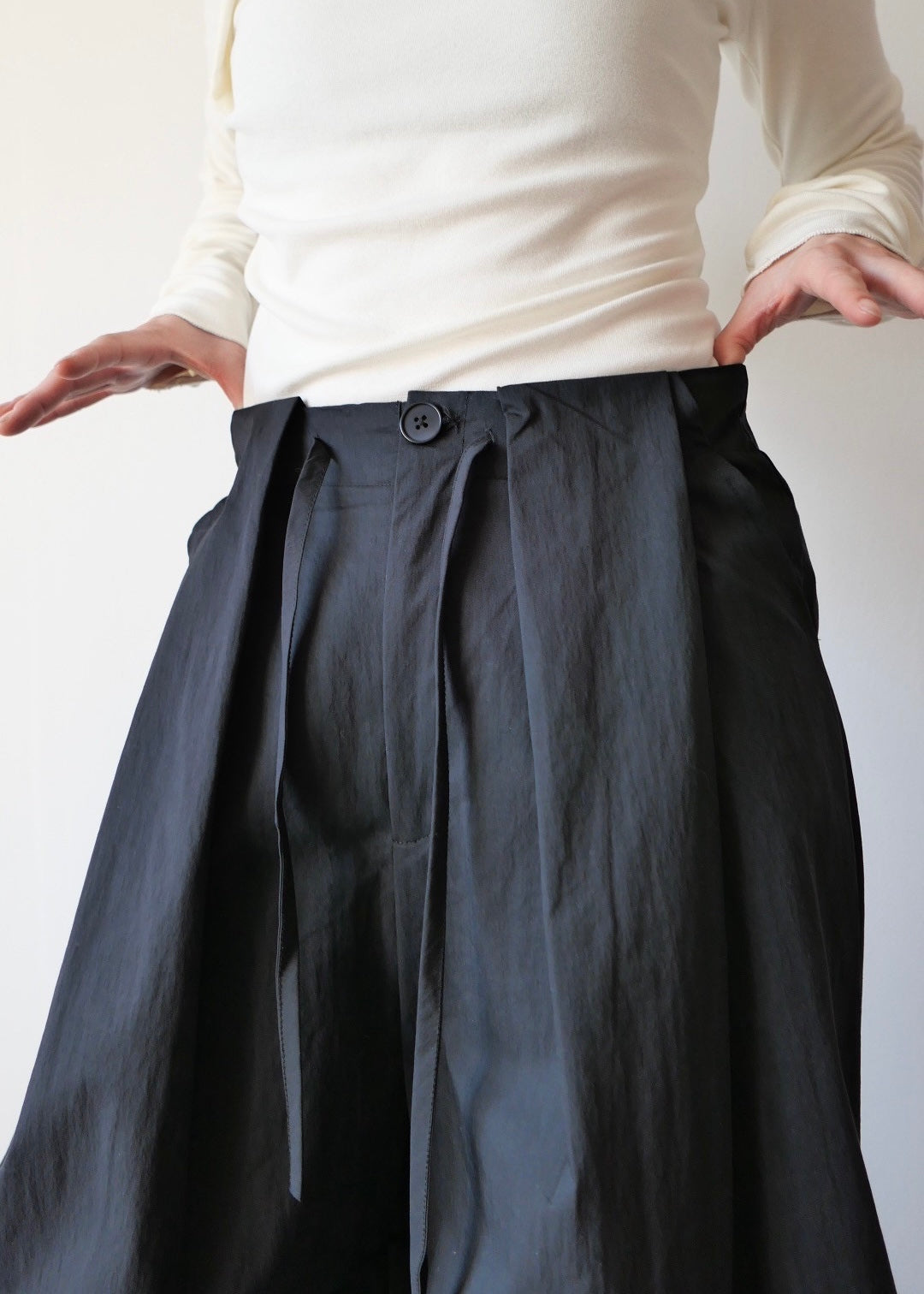 ドレープボリュームパンツ