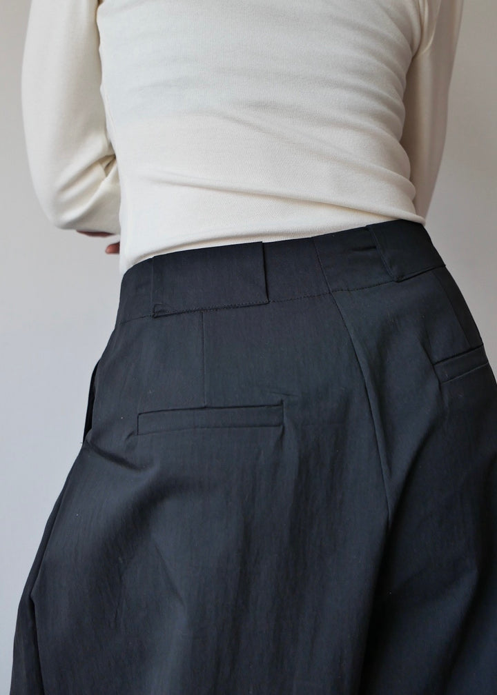 ドレープボリュームパンツ