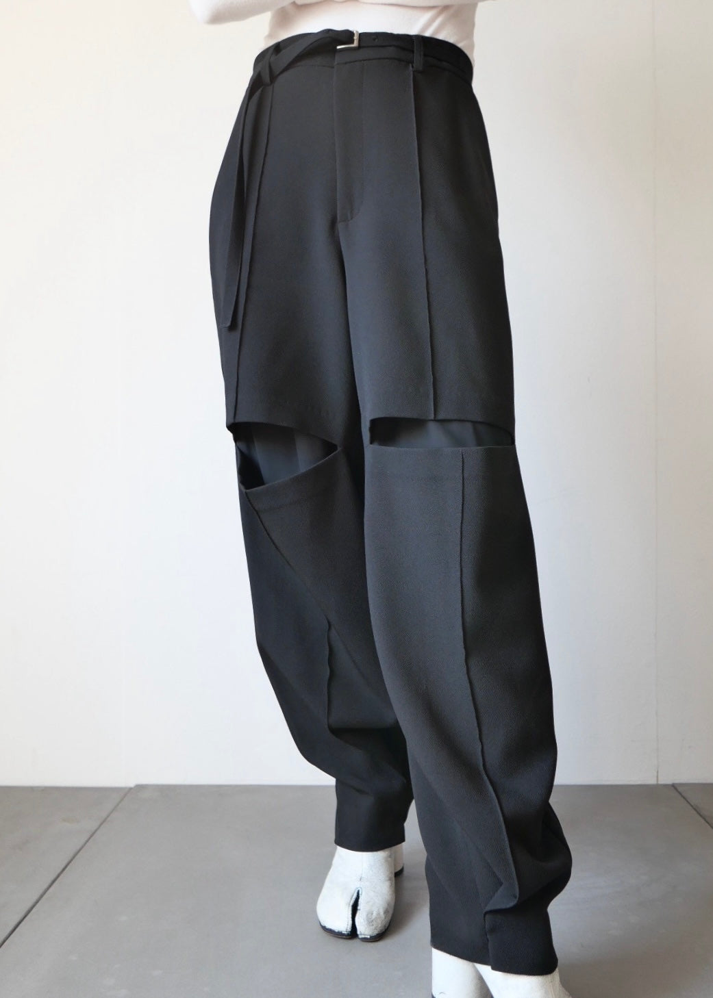 カットアウト2WAYパンツ_BLACK