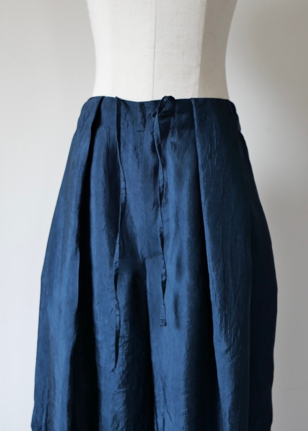 ドレープサテンワイドパンツ