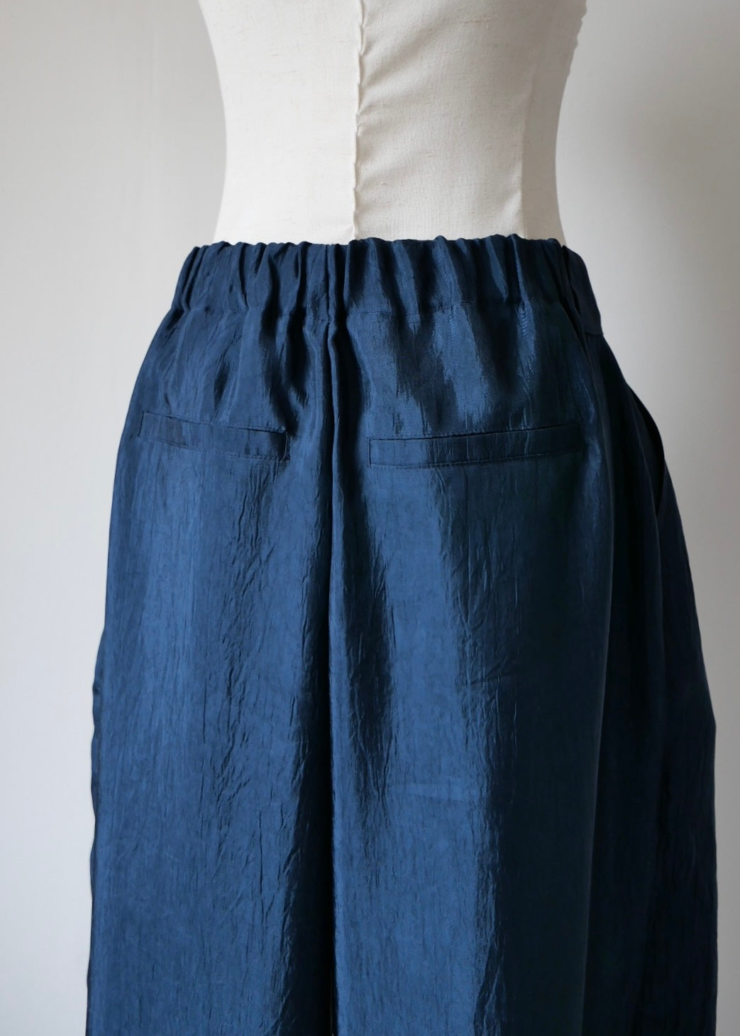 ドレープサテンワイドパンツ