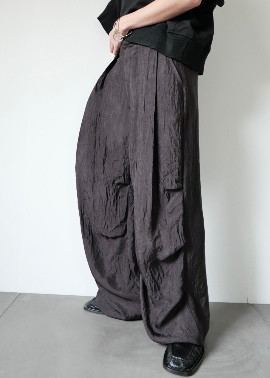 ドレープサテンワイドパンツ