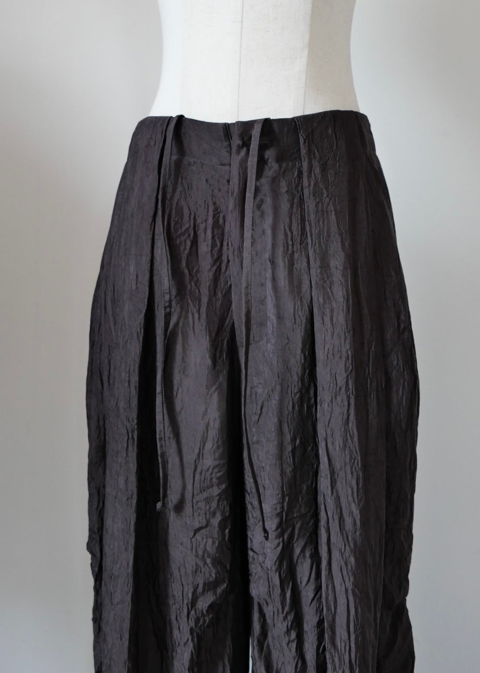ドレープサテンワイドパンツ