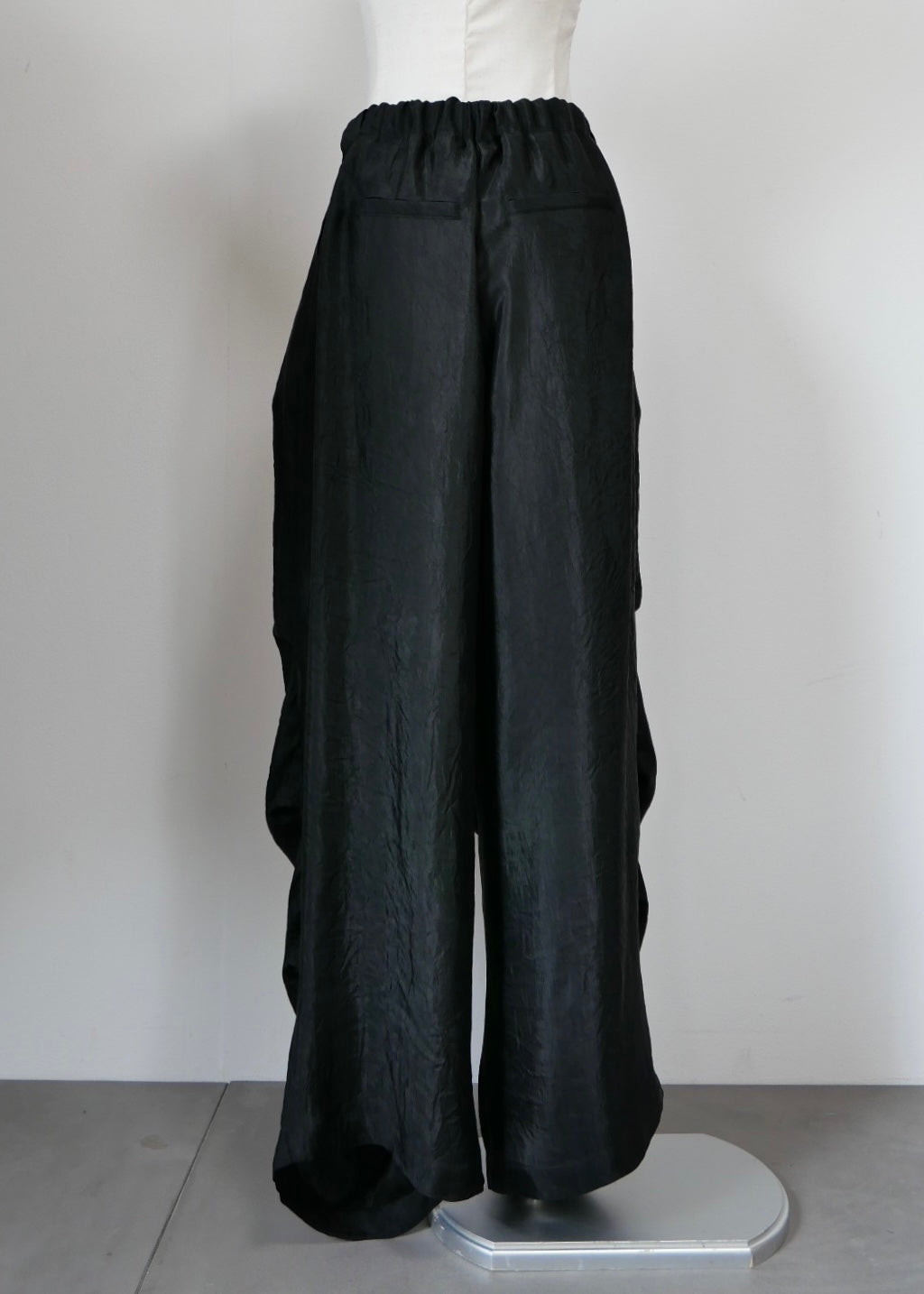ドレープサテンワイドパンツ