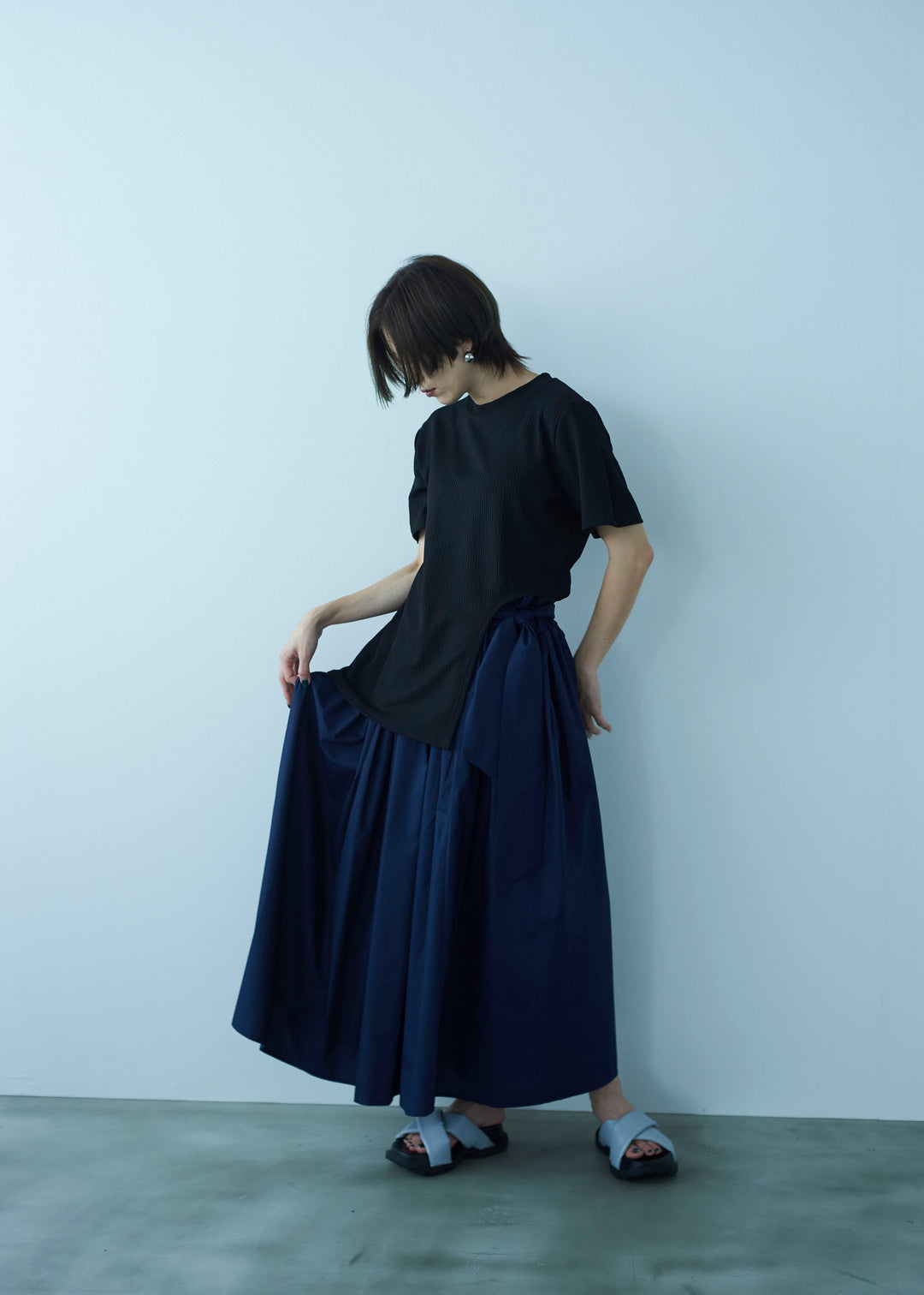 アシンメトリーラウンドカットトップス
