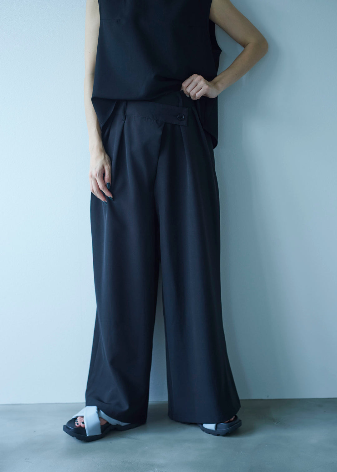 アシンメトリーワイドパンツ